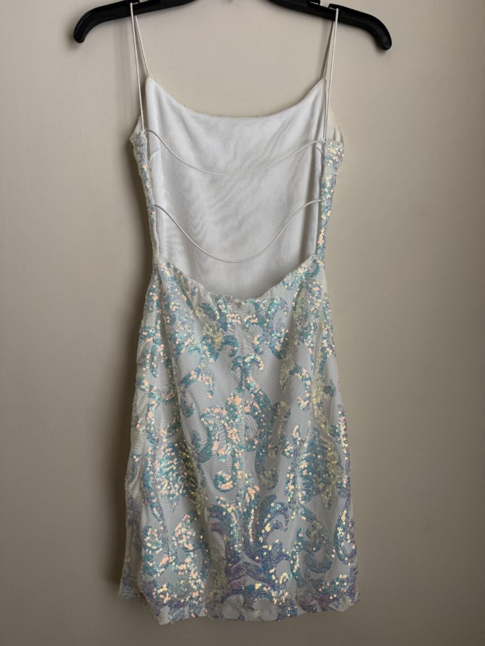 B. Darlin Sequin Damask Bodycon Mini Dress White Iridescent Open Back - Picture 6 of 8